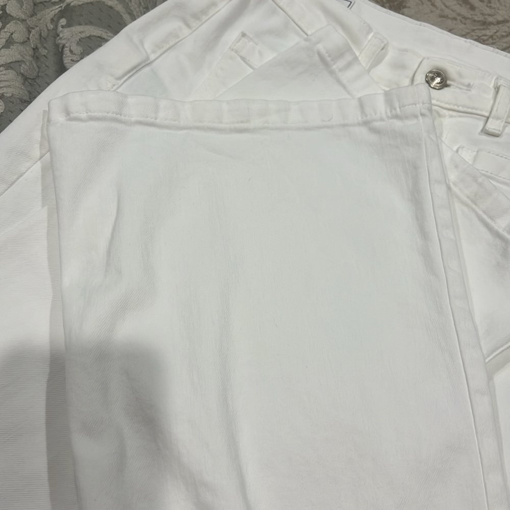 Stylish White Flared Jeans - Picture 6 of 6